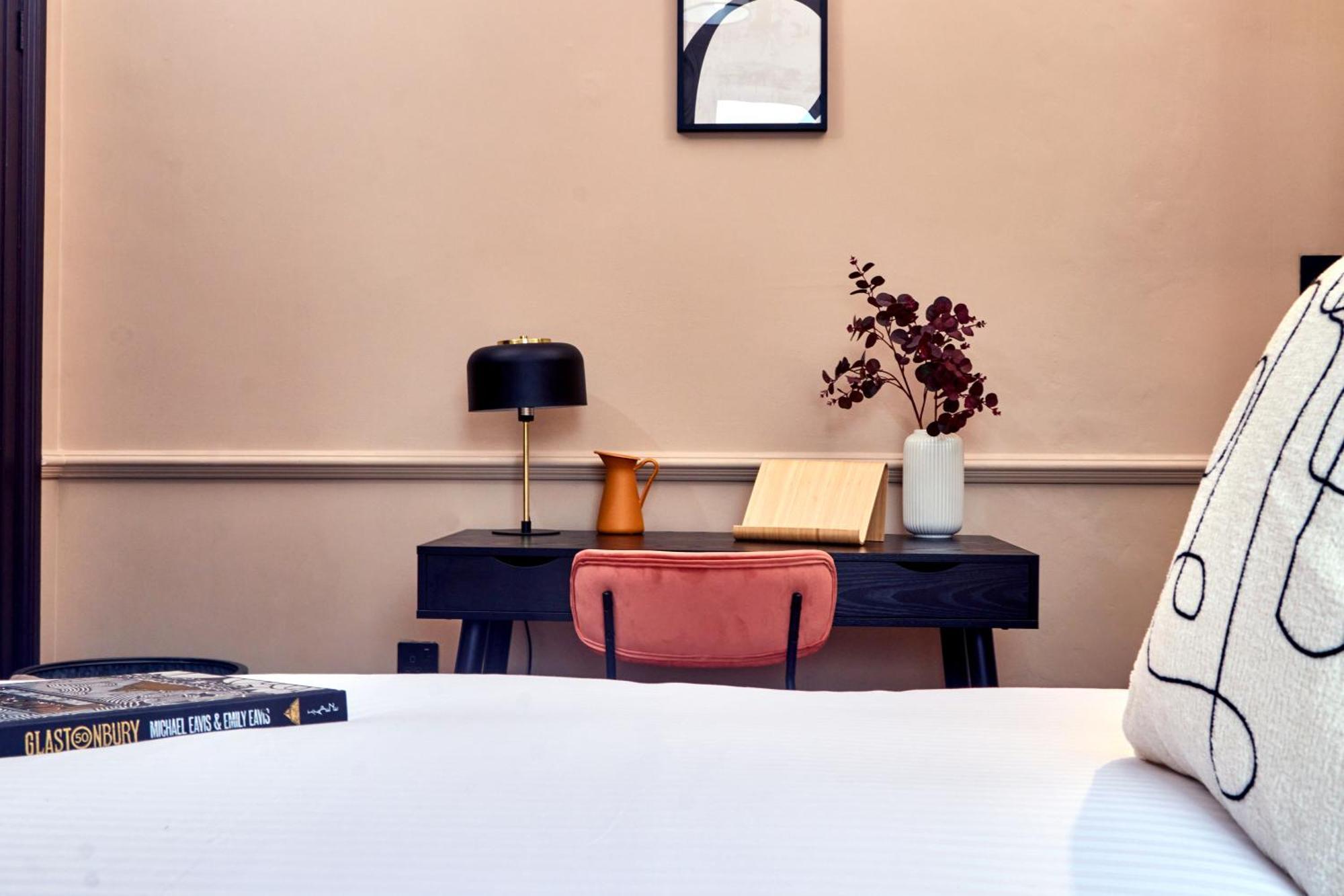 Settle In Winchester - Stylish Self Check-In Rooms Ngoại thất bức ảnh