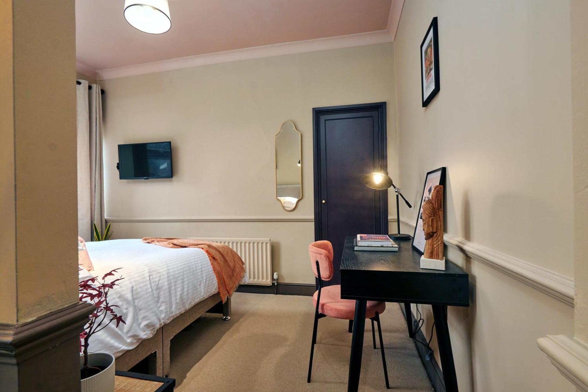 Settle In Winchester - Stylish Self Check-In Rooms Ngoại thất bức ảnh